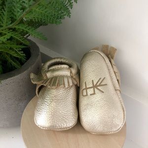 Freshly Picked Gold Mocassins s1 soft soles